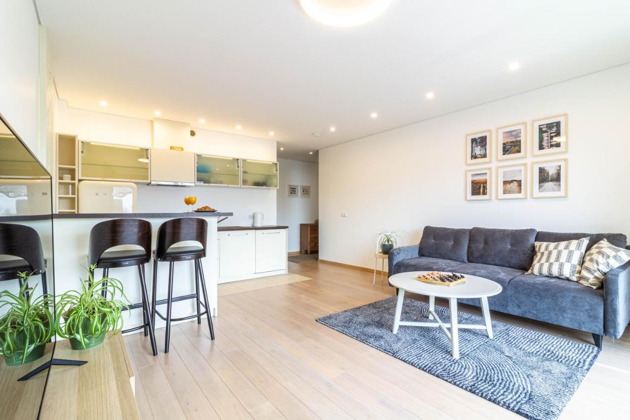 Cohost I Sunny Center Apt, Covered Parking, Balcony & Self Check-In Kaunas Bagian luar foto