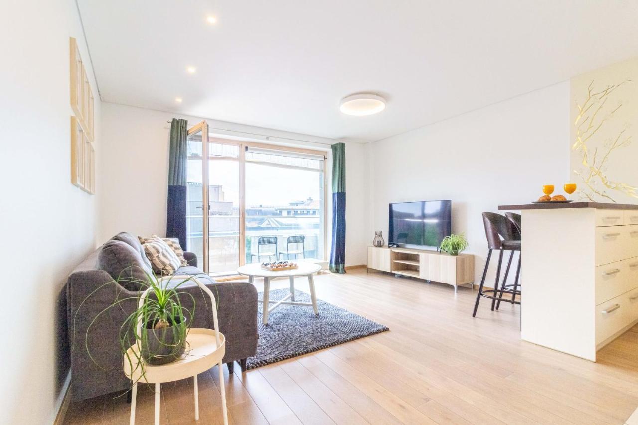 Cohost I Sunny Center Apt, Covered Parking, Balcony & Self Check-In Kaunas Bagian luar foto