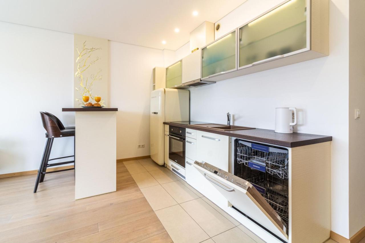 Cohost I Sunny Center Apt, Covered Parking, Balcony & Self Check-In Kaunas Bagian luar foto