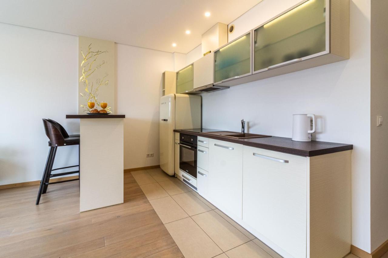 Cohost I Sunny Center Apt, Covered Parking, Balcony & Self Check-In Kaunas Bagian luar foto