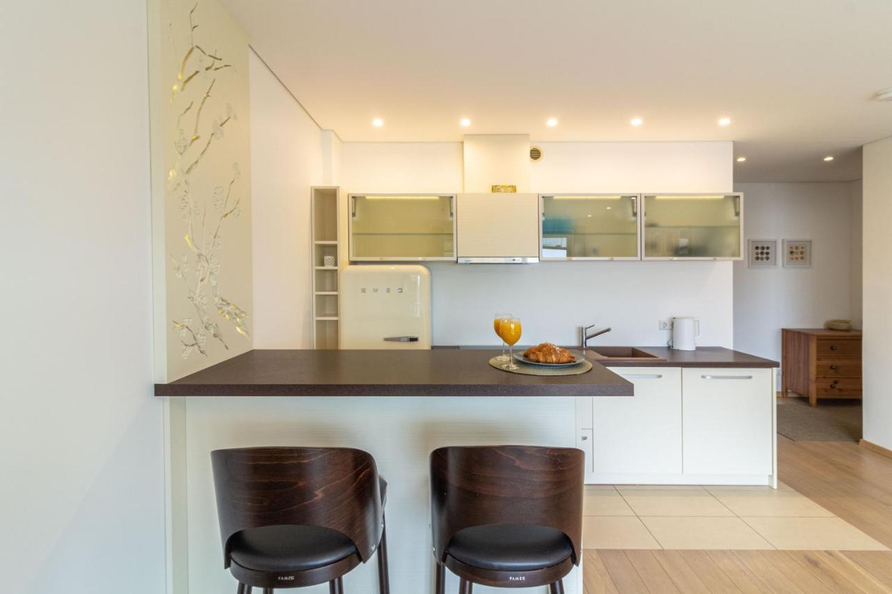 Cohost I Sunny Center Apt, Covered Parking, Balcony & Self Check-In Kaunas Bagian luar foto