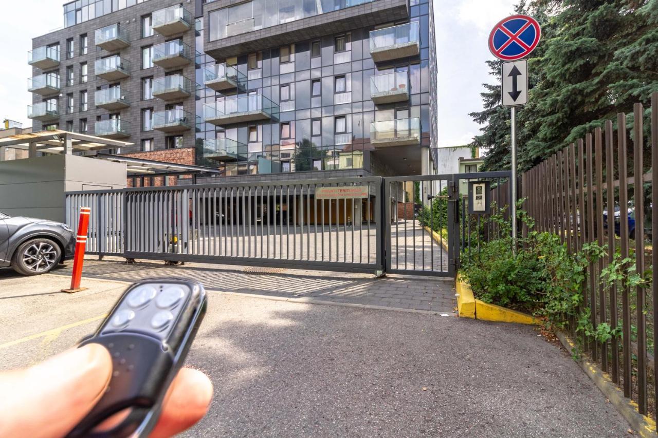 Cohost I Sunny Center Apt, Covered Parking, Balcony & Self Check-In Kaunas Bagian luar foto